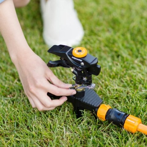 ZRASZACZ PULSACYJNY METALOWY FISKARS 500m² NA KÓŁKACH 26m ZRASZACZ PULSACYJNY METALOWY FISKARS 500m² NA KÓŁKACH 26m