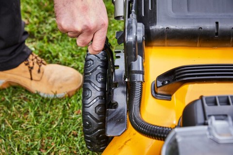 KOSIARKA AKUMULATOROWA DEWALT 48CM 2x18V 2x5Ah XR + ŁADOWARKA KOSIARKA AKUMULATOROWA DEWALT 48CM 2x18V 2x5Ah XR + ŁADOWARKA