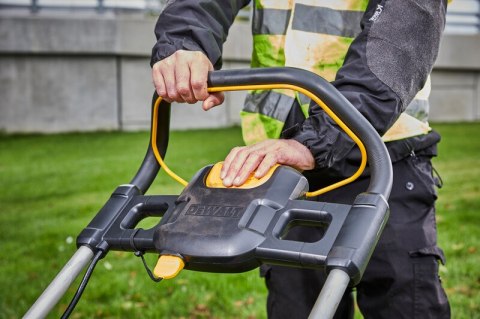 KOSIARKA AKUMULATOROWA DEWALT 48CM 2x18V 2x5Ah XR + ŁADOWARKA KOSIARKA AKUMULATOROWA DEWALT 48CM 2x18V 2x5Ah XR + ŁADOWARKA
