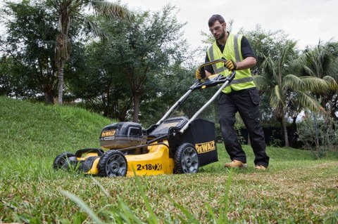KOSIARKA AKUMULATOROWA DEWALT 48CM 2x18V 2x5Ah XR + ŁADOWARKA KOSIARKA AKUMULATOROWA DEWALT 48CM 2x18V 2x5Ah XR + ŁADOWARKA