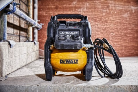 KOMPRESOR AKUMULATOROWY 54V XR 0*AH DEWALT KOMPRESOR AKUMULATOROWY 54V XR 0*AH DEWALT