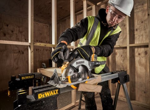 PILARKA TARCZOWA AKUMULATOROWA 165MM XR BL 18V 2*5.0AH DEWALT PILARKA TARCZOWA AKUMULATOROWA 165MM XR BL 18V 2*5.0AH DEWALT