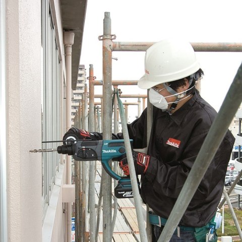 MŁOT UDAROWY OBROTOWY AKUMULATOROWY 18V 3*5.0AH MAKITA MŁOT UDAROWY OBROTOWY AKUMULATOROWY 18V 3*5.0AH MAKITA