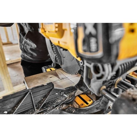 PILARKA UKOSOWA, UKOŚNICA AKUMULATOROWA 305MM 54V XR 2*9.0AH DEWALT PILARKA UKOSOWA, UKOŚNICA AKUMULATOROWA 305MM 54V XR 2*9.0AH DEWALT
