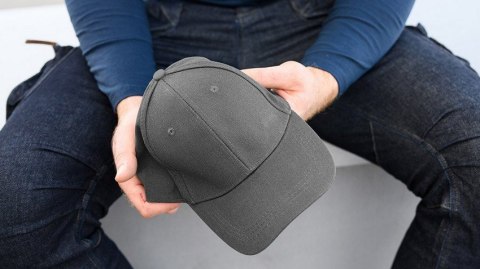 CZAPKA Z DASZKIEM SZARA NEO CZAPKA Z DASZKIEM SZARA NEO