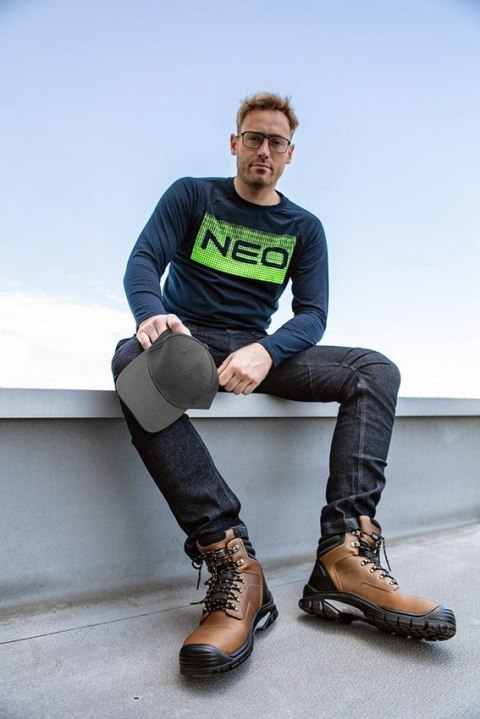 CZAPKA Z DASZKIEM SZARA NEO CZAPKA Z DASZKIEM SZARA NEO